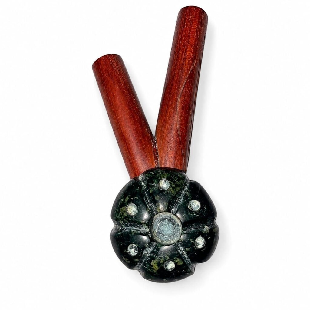 Palo Sangre Wood Kuripe with Serpentine Stone Peyote Flower