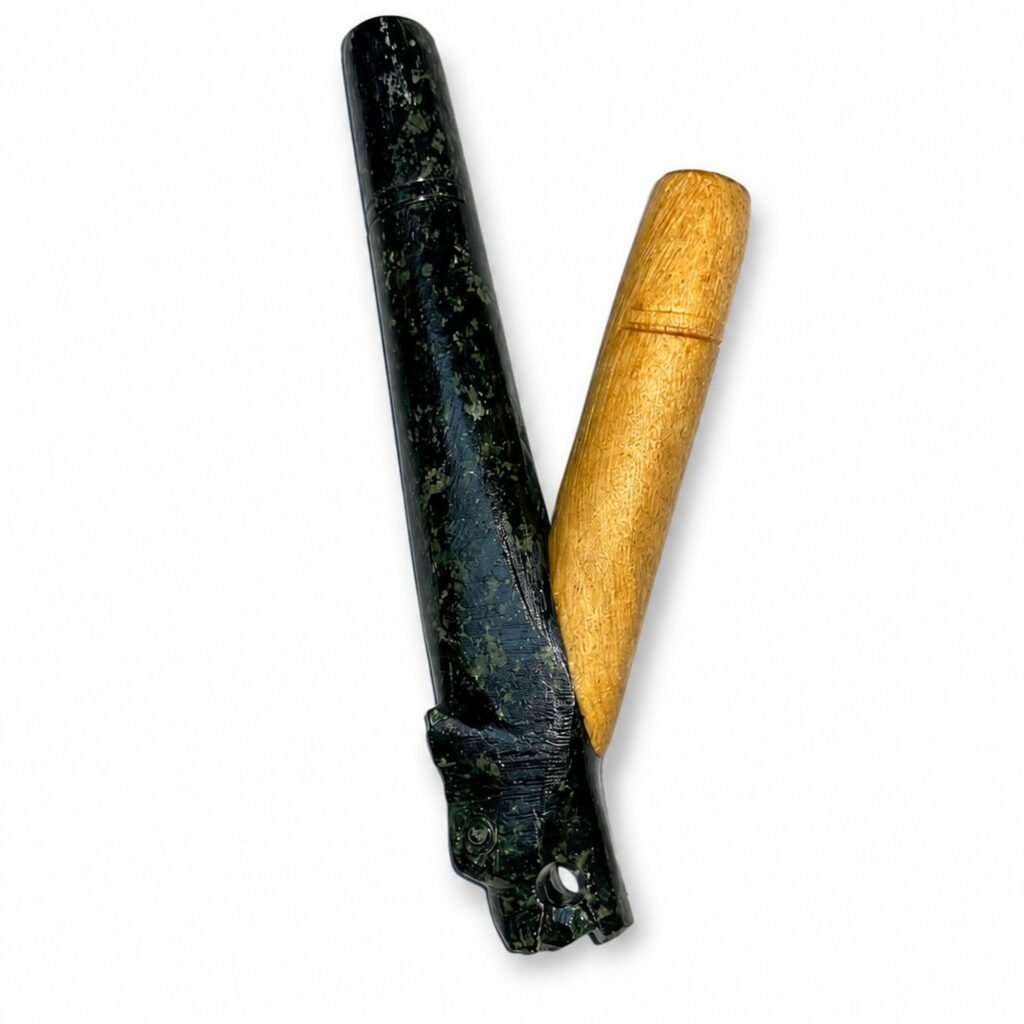 Palo Santo Wood & Serpentine Stone Jaguar Kuripe
